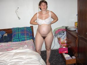 Беременная француженка с большими сиськами - фото #12