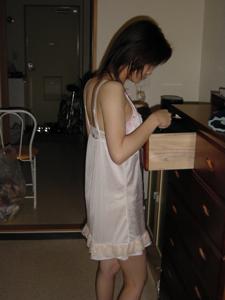 Волосатая промежность молодой японской домохозяйки - фото #4