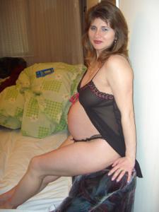 Сперма из влагалище красивой беременной женщины - фото #4