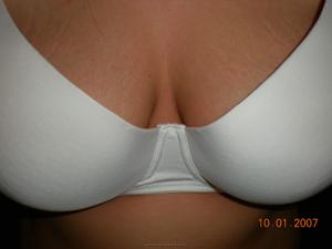 Впечатляющая грудь молодой жены - фото #14