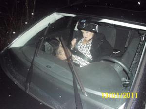 Было не втерпеж и женщина дрочила киску в машине - фото #31