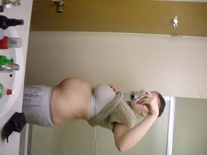 С беременной молодой женушкой - фото #19