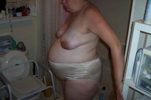 Пожилая жирная женщина - фото #17