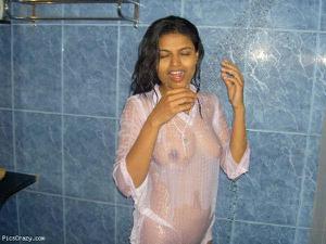 Индийская домохозяйка берет в рот - фото #14