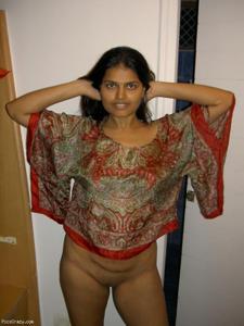 Индийская домохозяйка берет в рот - фото #48
