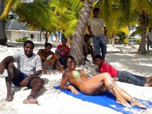 На Ямайке бабы отдыхают без мужей - фото #22