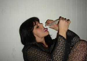 Любит пить сперму из презика - фото #27