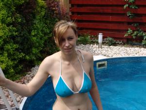 Женщина предпочитает купаться голой - фото #2