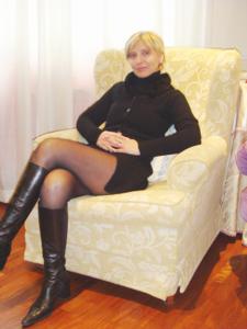 Итальянская блондинка в колготках - фото #2
