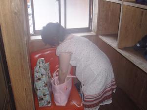 Зрелая японка пососала в бане - фото #2