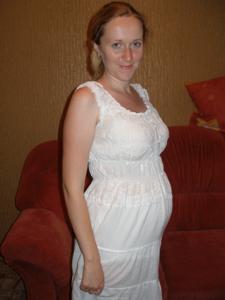 Беременная жена позирует обнаженной и трахается с мужем - фото #12