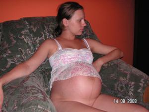 Домашние фотографии с оголенными беременными бабами - фото #2