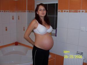 Домашние фотографии с оголенными беременными бабами - фото #4