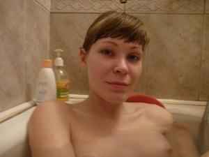 Голые фото молодой русской жены - фото #81