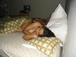 Пришел домой, а жена спит с любовником после бурной ночи - фото #6