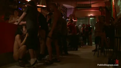 Mari a donné sa femme à des pervers