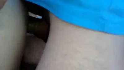 Marito e un amico tradiscono una donna