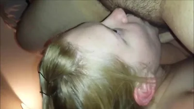 As mulheres se empolgaram durante uma festa de swingers