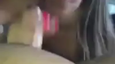 Eyaculación en la cara de dos pollas