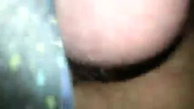 Eyaculación en la hendidura peluda de mi esposa