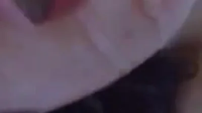 Giovane donna asiatica ha ricevuto sperma in bocca