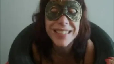 Compilazioni di pompini e eiaculazioni eseguite da una bruna con musica orecchiabile