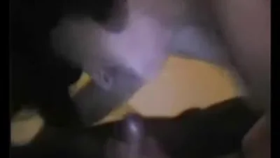 Varios hombres negros se acuestan con una zorra casada por todos sus orificios