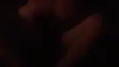 Cocu filme son ami en train de baiser sa femme avec son portable